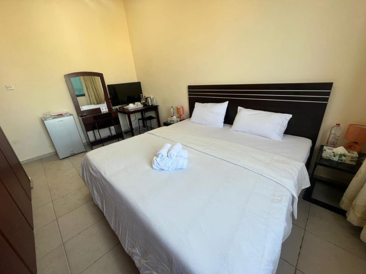 Master Room Attached Bathroom Dubai Exterior photo